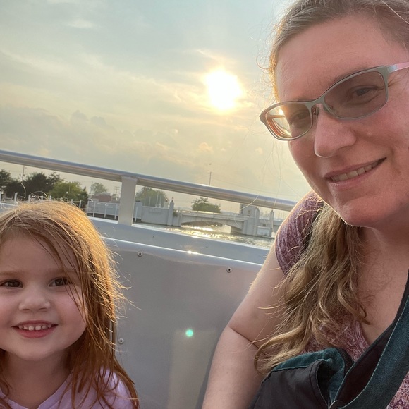 Meet your Posher, Mandy - Picture 3 of 15